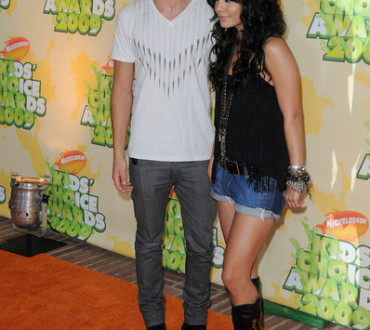 How to Dress Like Vanessa Hudgens