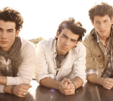 What to Wear to a Jonas Brothers Concert!